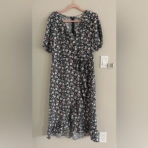 Gorgeous Floral Wrap Dress by Loft in Size 10